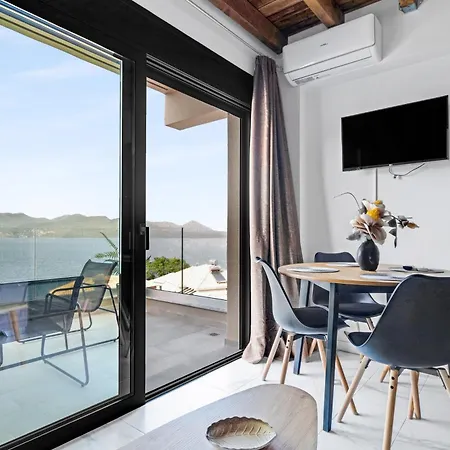 Apartament Blue Queen Oceanida Nikiana